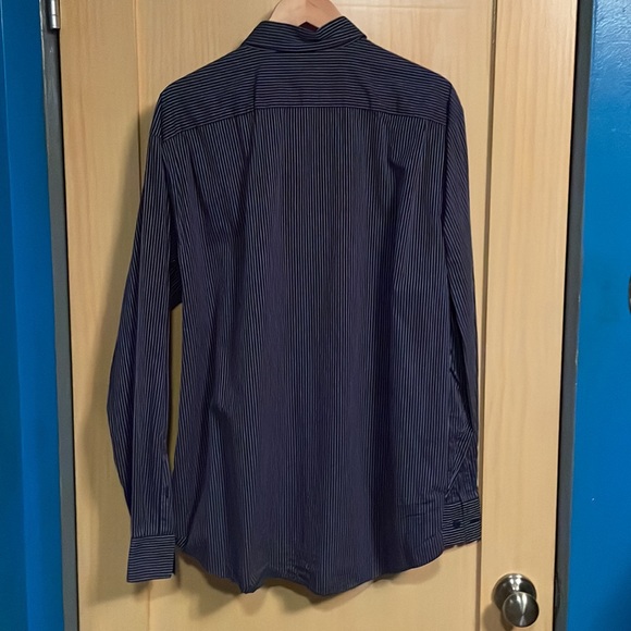 3 Michael Kors mens shirts. XL. All in very good condition. 3rd shirt is… - Picture 9 of 14